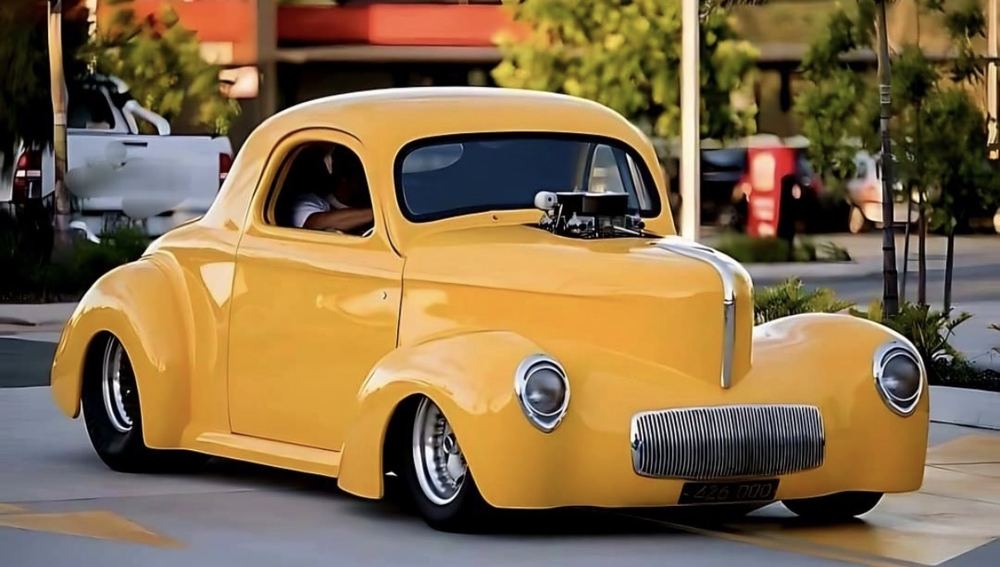 Chopped top muscle car